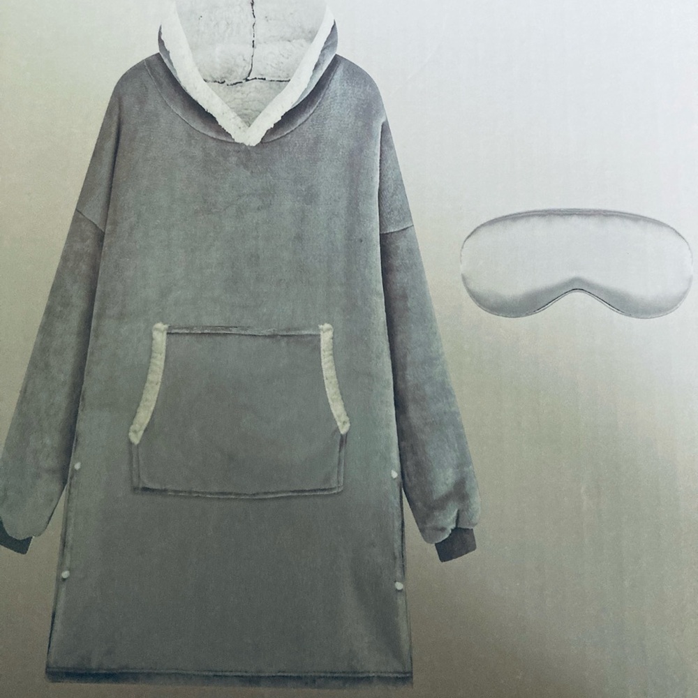 NIB Blanket Hoodie Sleep Set